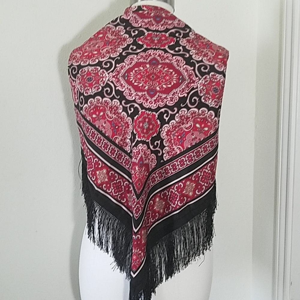 🆕️ Kate Spade Silk Red Medallion Piano Shawl - Picture 2 of 6